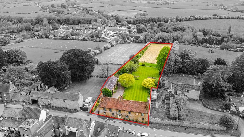 Braunston, Daventry, Northamptonshire NN11 7HS 4 bed detached house for