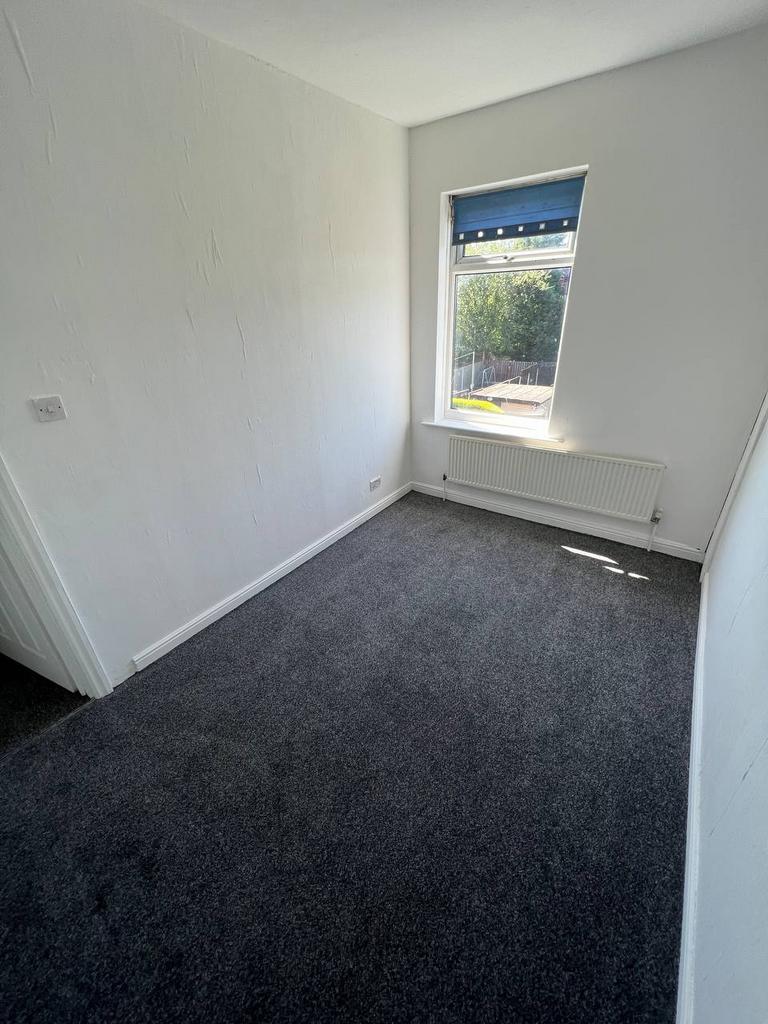 North Street, Rawmarsh S62 2 bed end of terrace house £650 pcm (£150 pw)