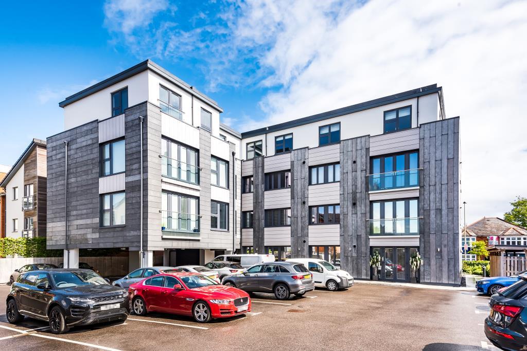 Fleet, Hampshire, GU51 2 bed flat for sale £400,000