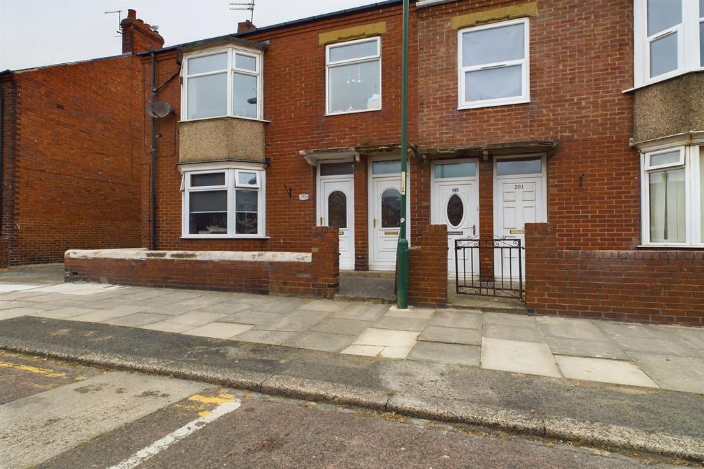 Osborne Avenue, South Shields 3 bed flat for sale £80,000