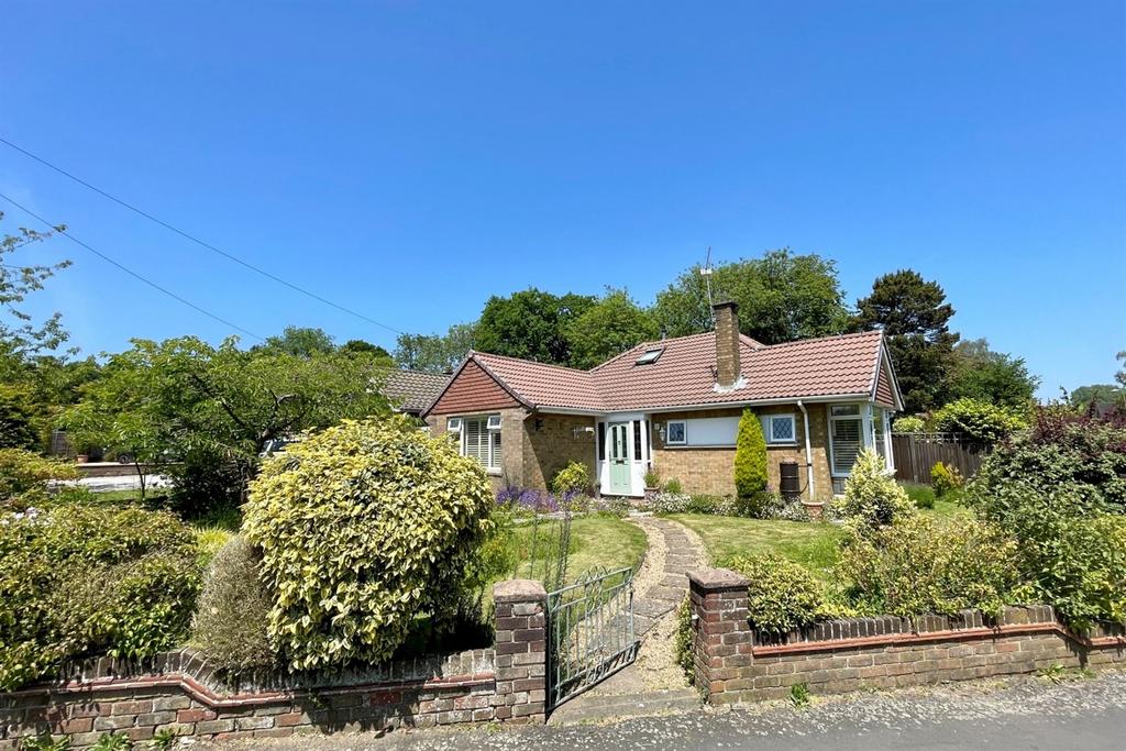 Chandlers Ford 3 bed detached bungalow for sale £625,000
