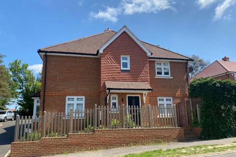 3 bedroom house to rent, Crossways Close, Bookham, KT23