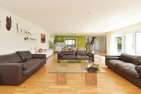 4 bedroom detached house for sale - Cairnbank, East Morriston, Earlston, TD4 6BA