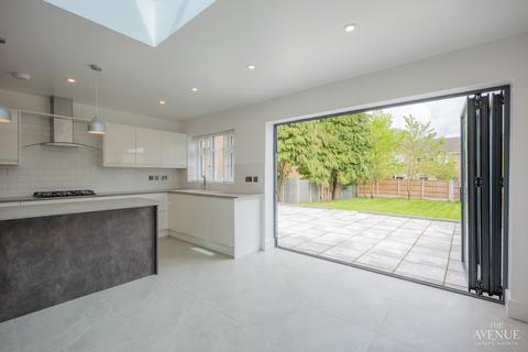 182 Castlecroft Road, Wolverhampton, WV3 8NB