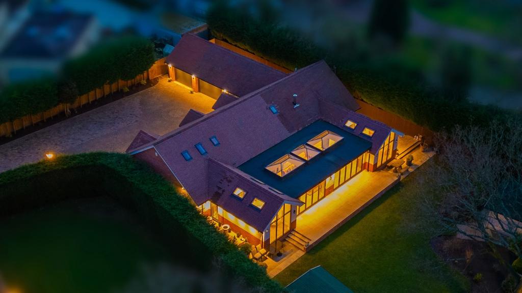 Little Aston Private Estate Executive Bungalow! 5 bed detached house