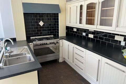 undefined, 4 Bed – Detached House – Barbara Road, Leicester, LE3 2EB. £1350 PCM