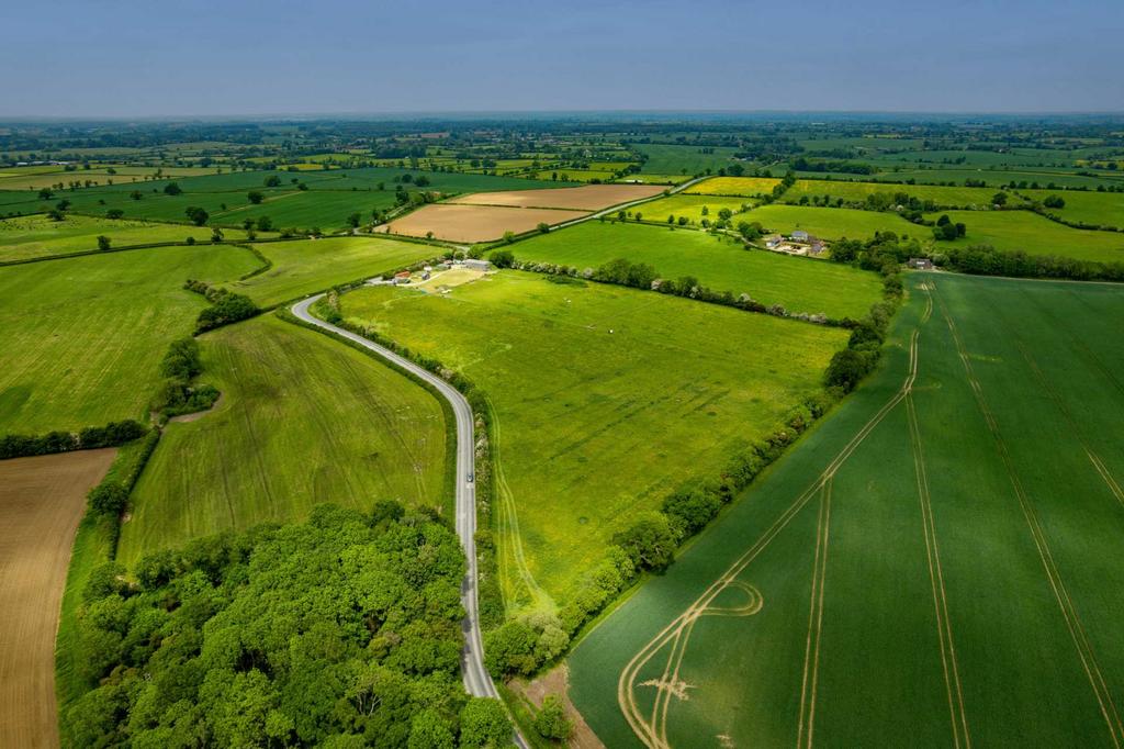 Gawcott Road, Buckingham MK18 4 bed equestrian property for sale £750,000