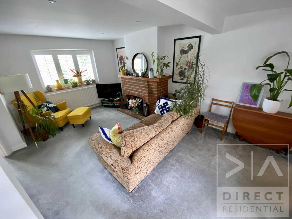 Carters Road, Epsom KT17 2 bed cottage £1,675 pcm (£387 pw)