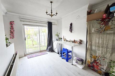 3 bedroom house to rent, Warden Avenue, Harrow, HA2