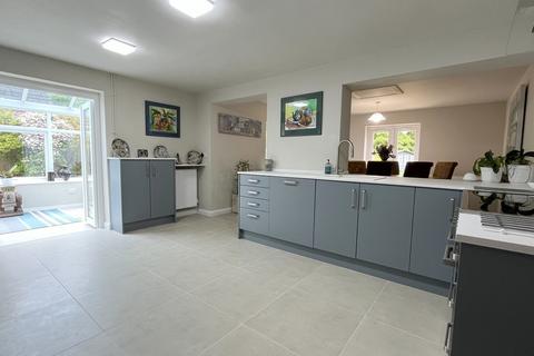 4 bedroom chalet for sale - Harleston Road, Weybread