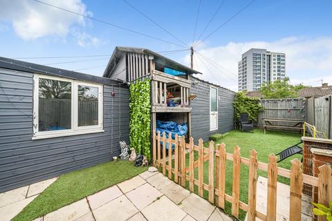 3 bedroom terraced house for sale - Blackbird Leys,  Oxford,  OX4