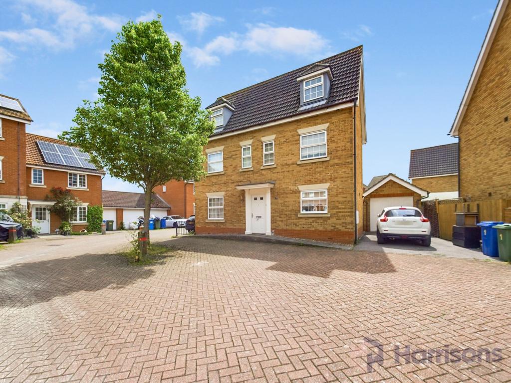 Amethyst Drive, Sittingbourne, Kent... 6 bed detached house £550,000