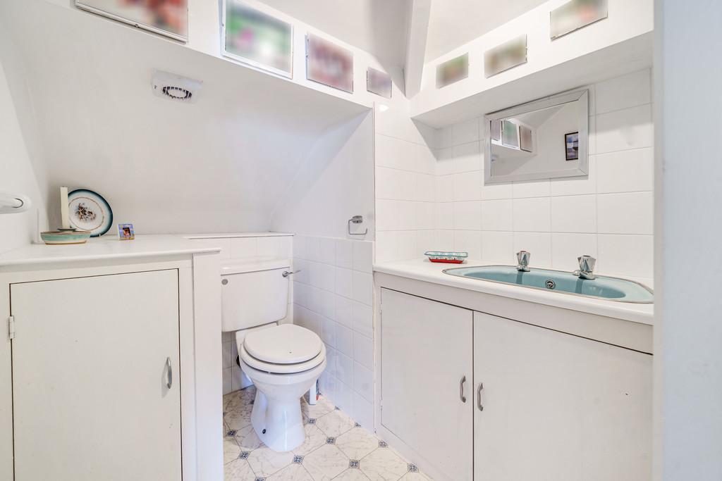 First Floor Cloakroom