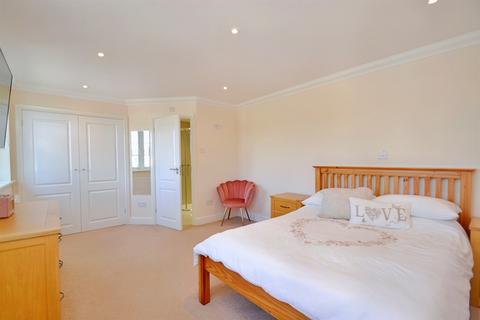 29 Corfe Way, Broadstone, BH18 9ND