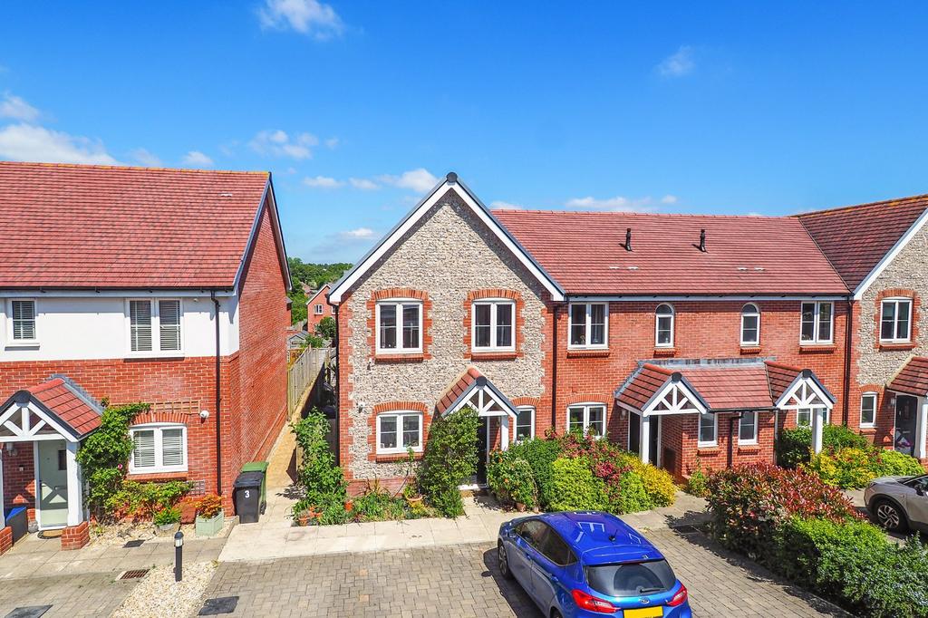 Kympton Gardens, Medstead, Alton... 3 bed end of terrace house £360,000