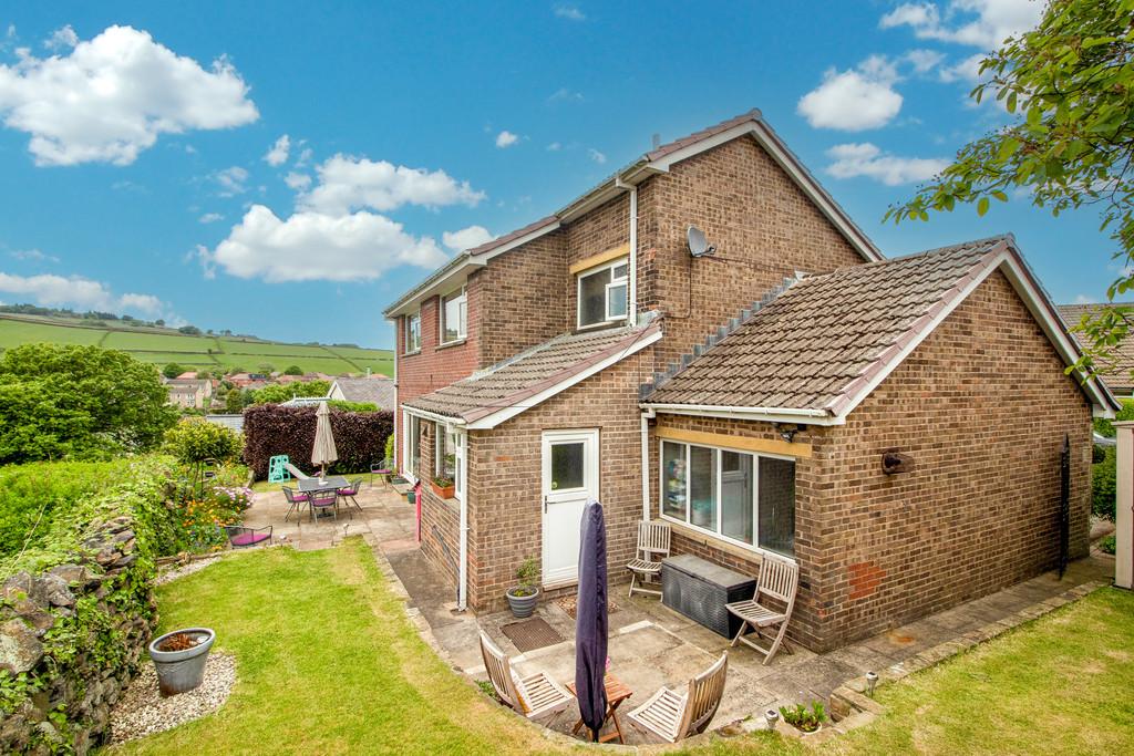 Bankfield Drive, Holmbridge, Holmfirth 4 bed detached house for sale £430,000