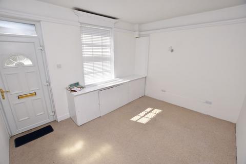 2 bedroom terraced house to rent, Church Street, Chester