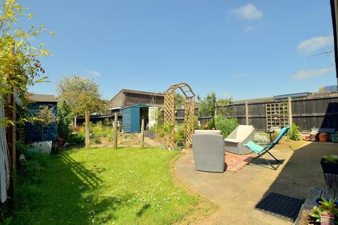 3 bedroom detached bungalow for sale - Stuart Close, Felixstowe IP11 9SX