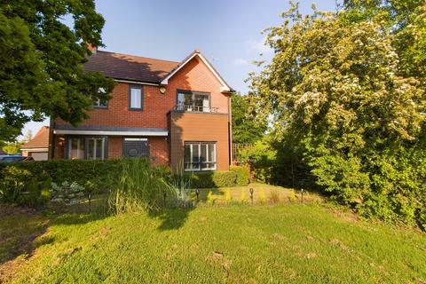 12 Ivinson Way, Bramshall, Uttoxeter, ST14 5BF