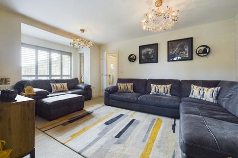 12 Ivinson Way, Bramshall, Uttoxeter, ST14 5BF