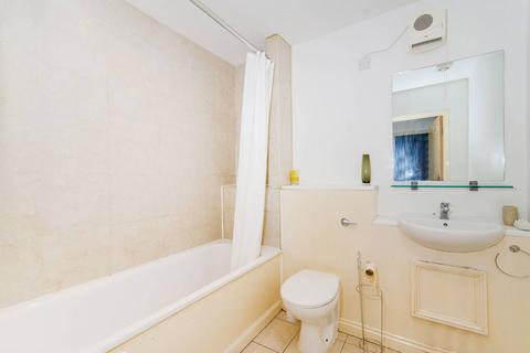 2 bedroom flat for sale, Station Road, Harrow, HA1