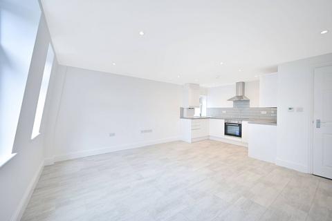 2 bedroom flat to rent, Bath Road, Cranford, Hounslow, TW5