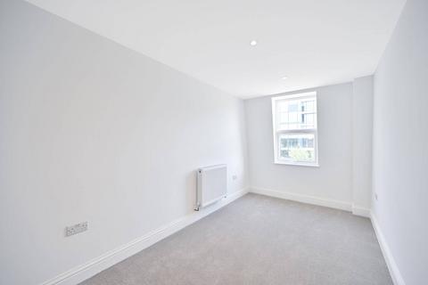 1 bedroom flat to rent - Bath Road, Cranford, Hounslow, TW5