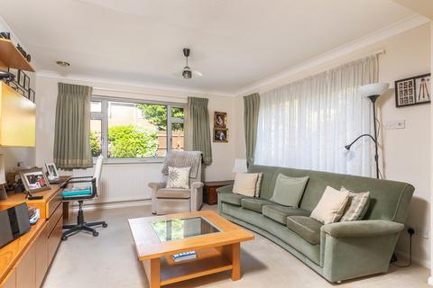 3 Burns Close, South Wonston, Winchester, SO21 3HG