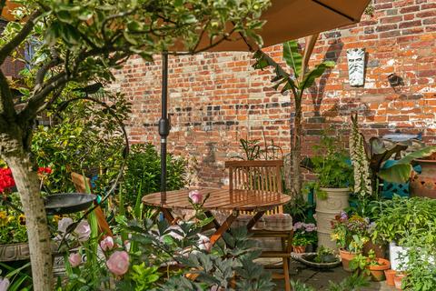 2 bedroom end of terrace house for sale - Colebrook Street, Winchester, SO23