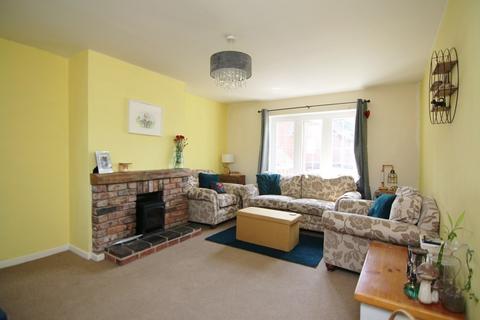2 Barton Road, Clutton, Chester, CH3 9EP
