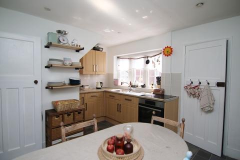 2 Barton Road, Clutton, Chester, CH3 9EP