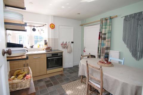2 Barton Road, Clutton, Chester, CH3 9EP