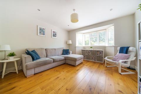 3 bedroom semi-detached house for sale - Bereweeke Avenue, Winchester
