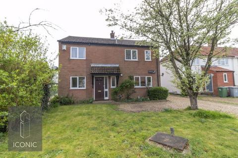 4 bedroom detached house to rent, The Street, Ringland, Norwich