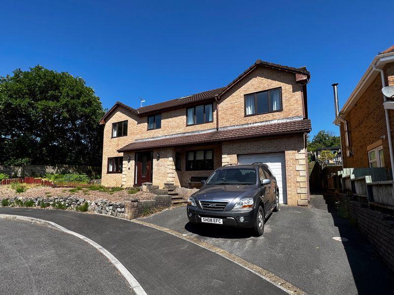 46 Beechwood Grove, Pencoed... 6 bed detached house £435,000