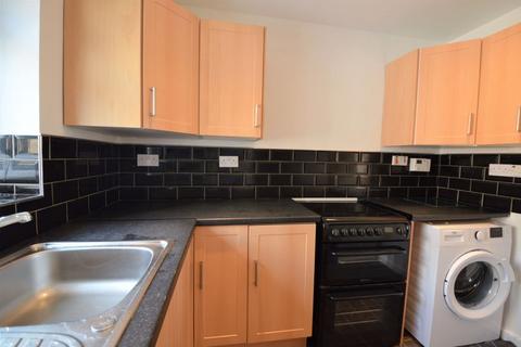 2 bedroom flat to rent, 16 Forest Court, 18 Forest Road, Moseley B13 9DL