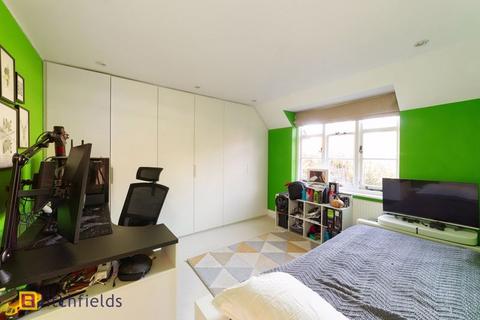 33 Hogarth Hill, London, NW11 6AY