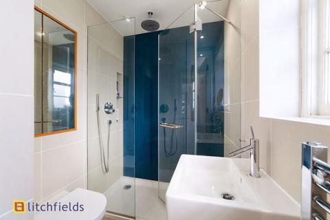 33 Hogarth Hill, London, NW11 6AY