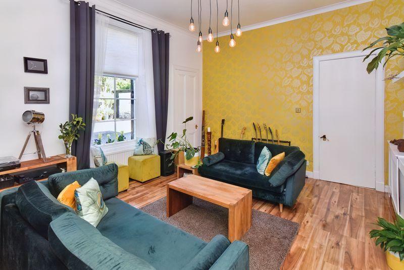 Family Room / Bed 4