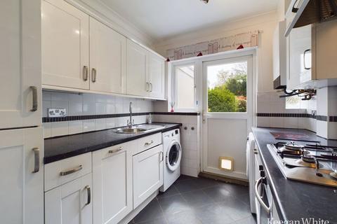 3 bedroom terraced house to rent, Vale Croft, Pinner