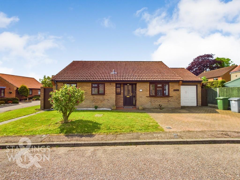 Fir Tree Close, Brundall, Norwich 3 bed detached bungalow for sale £350,000