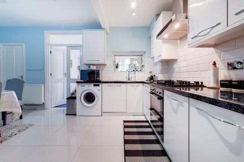 20 Victoria Avenue, Hounslow, TW3 3ST