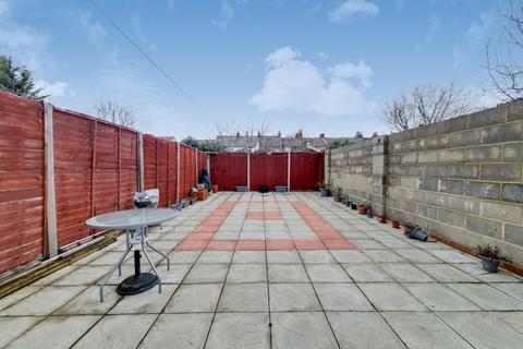 20 Victoria Avenue, Hounslow, TW3 3ST