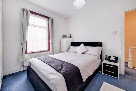 20 Victoria Avenue, Hounslow, TW3 3ST