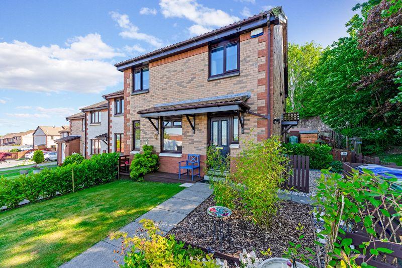 Parkvale Place, Erskine 2 bed end of terrace house £37,500