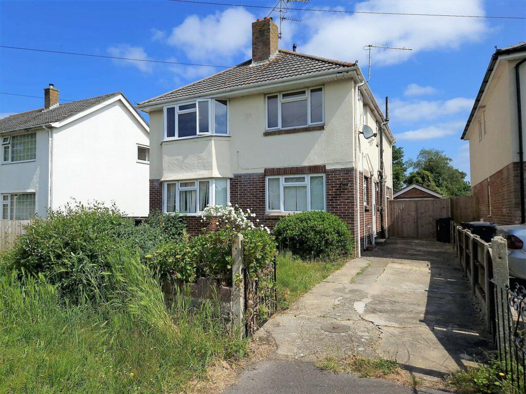 Castle Lane West, Bournemouth, Dorset 2 bed flat for sale £260,000