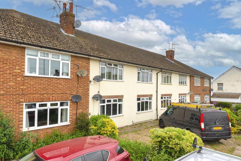 Maidstone Road, Paddock Wood TN12 2 bed flat for sale £265,000