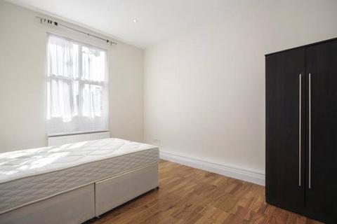 4 bedroom apartment to rent, Uxbridge Road, London, W12