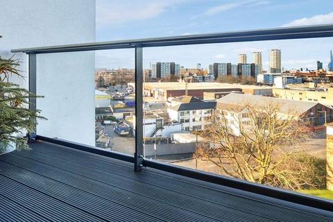 3 bedroom flat for sale - Verney Road, London SE16