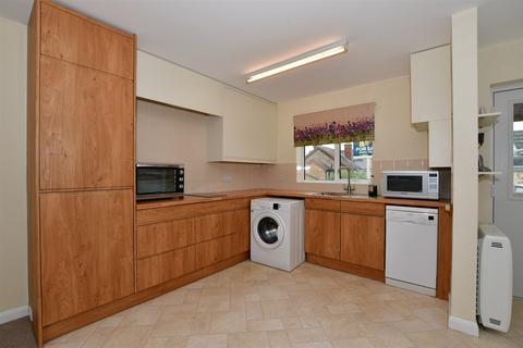 18 Admiralty Road, Upnor, Rochester, ME2 4XY